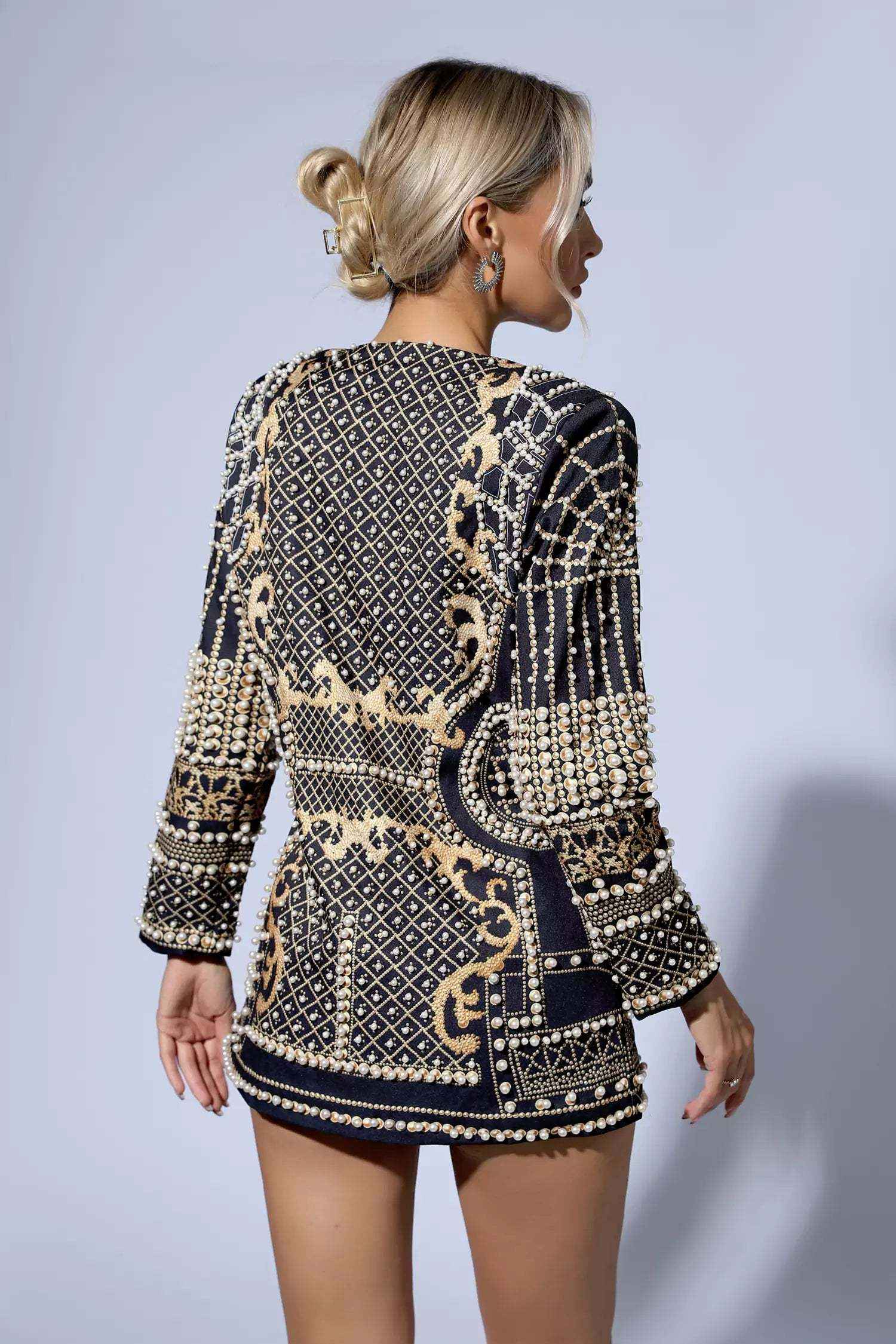 Blazer Feminino Curto Bordado com Pérolas e Decote Profundo – Vaucaire - VIEUX OFICIAL
