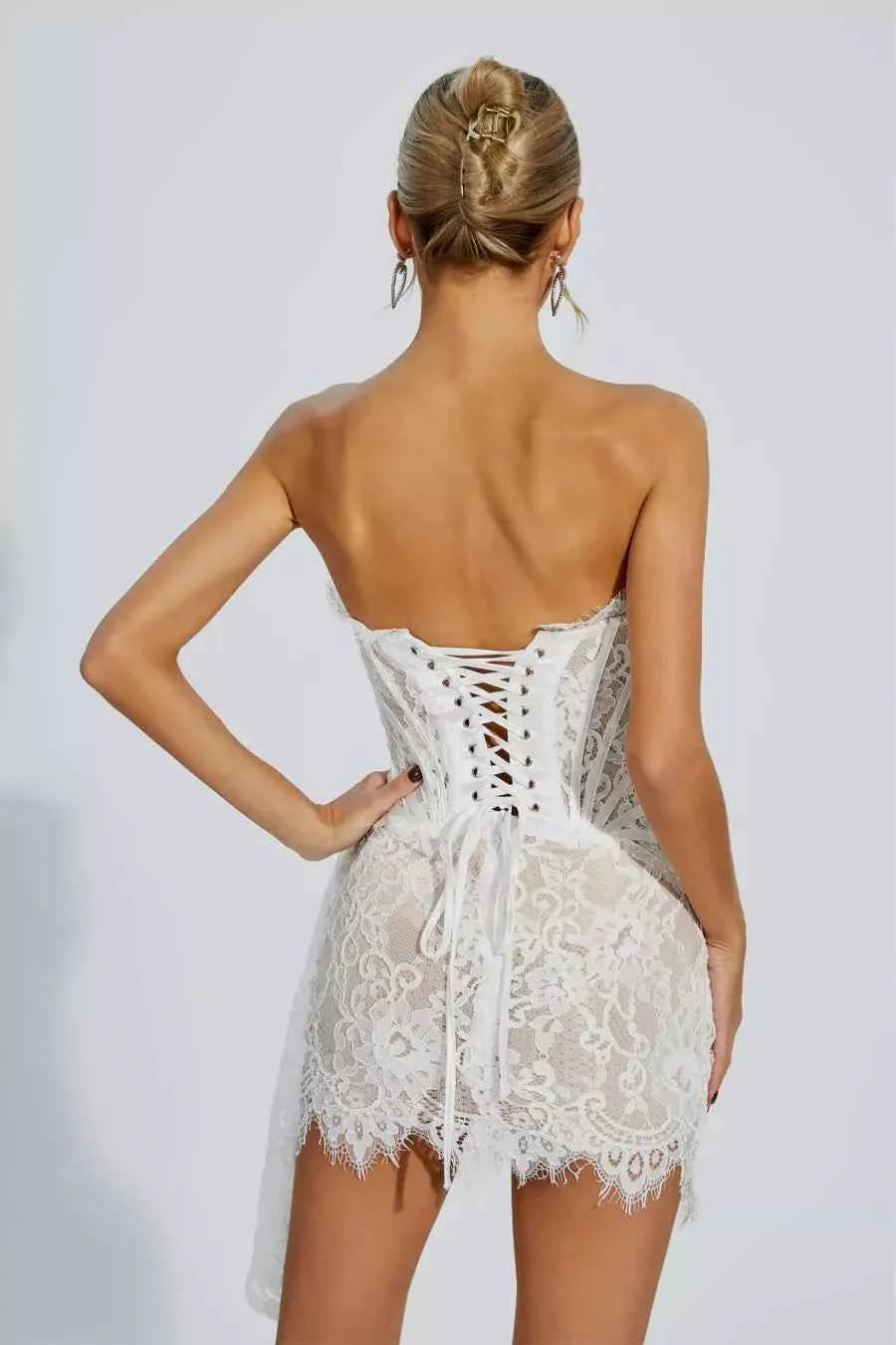 Vestido Curto Branco com Renda e Estrutura Corset - Françoise VIEUX OFICIAL