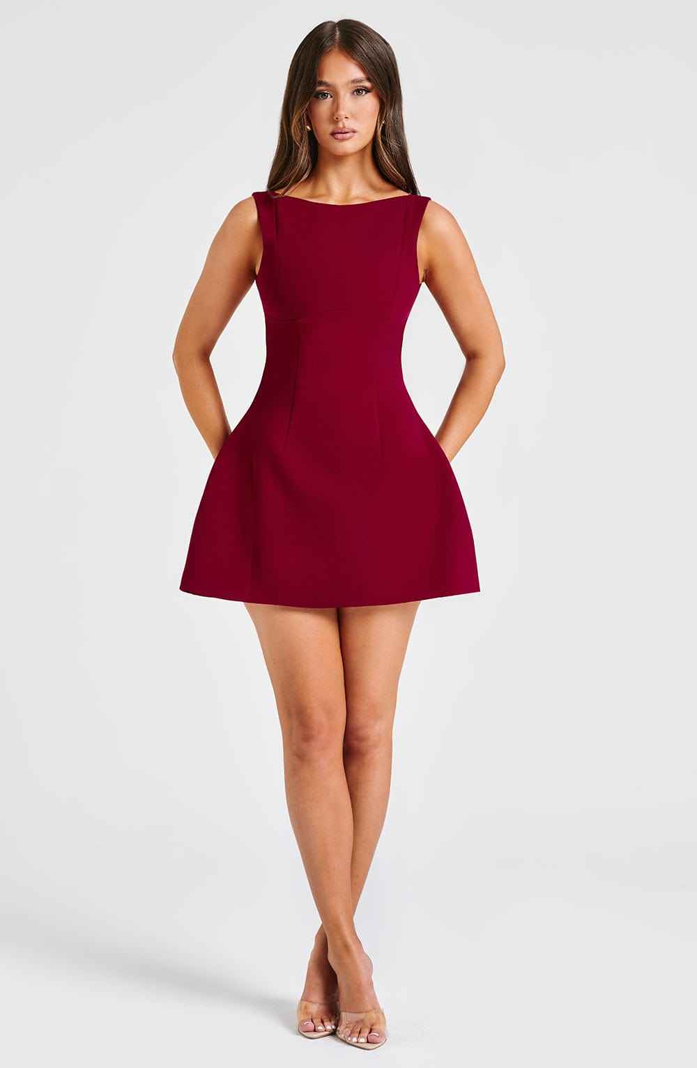Vestido Curto Godê Preto com Decote Reto e Estrutura de Alta Costura – Aubusson VIEUX OFICIAL