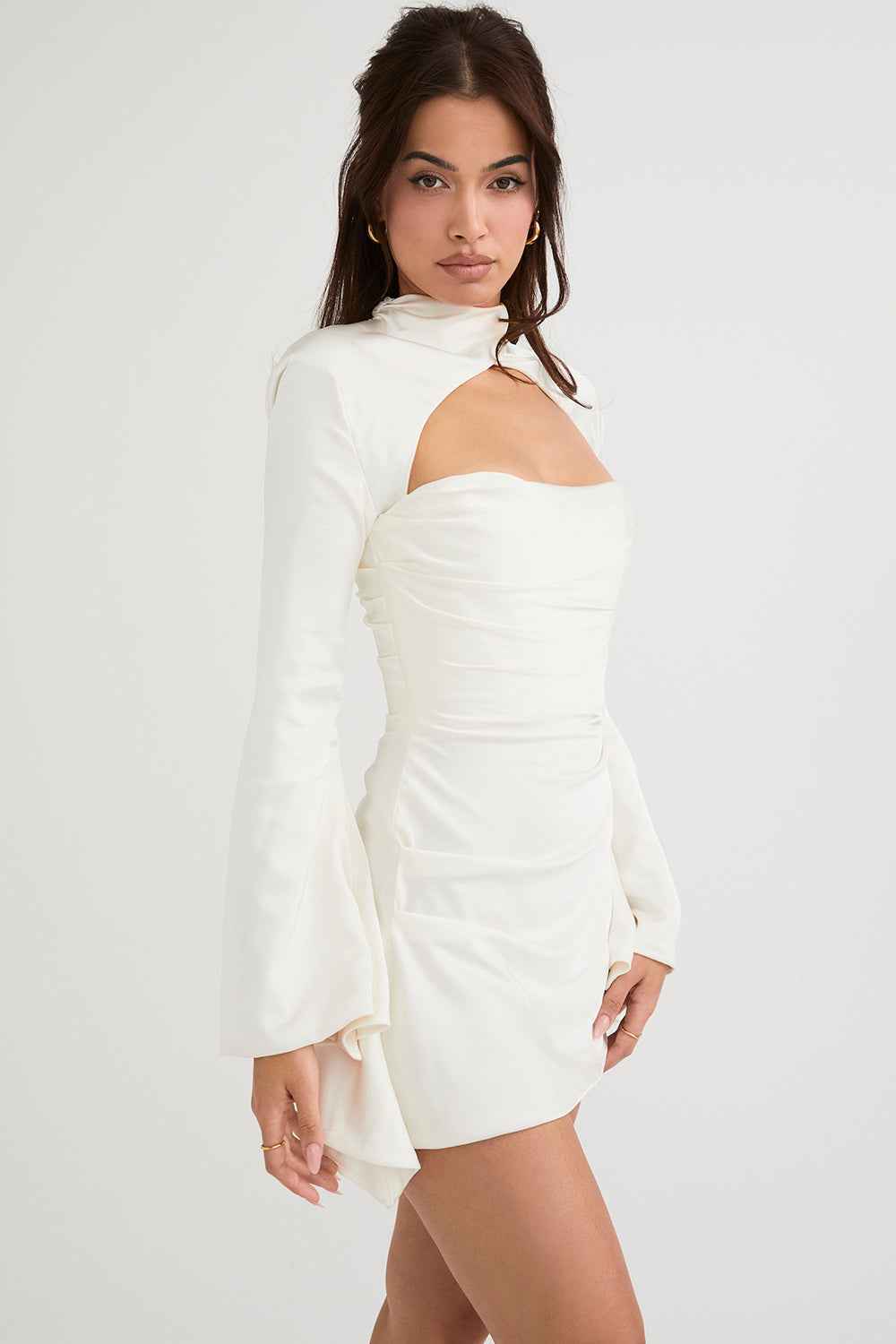 Vestido Curto Preto com Manga Longa e Recorte Frontal - Clivage Hiver VIEUX OFICIAL