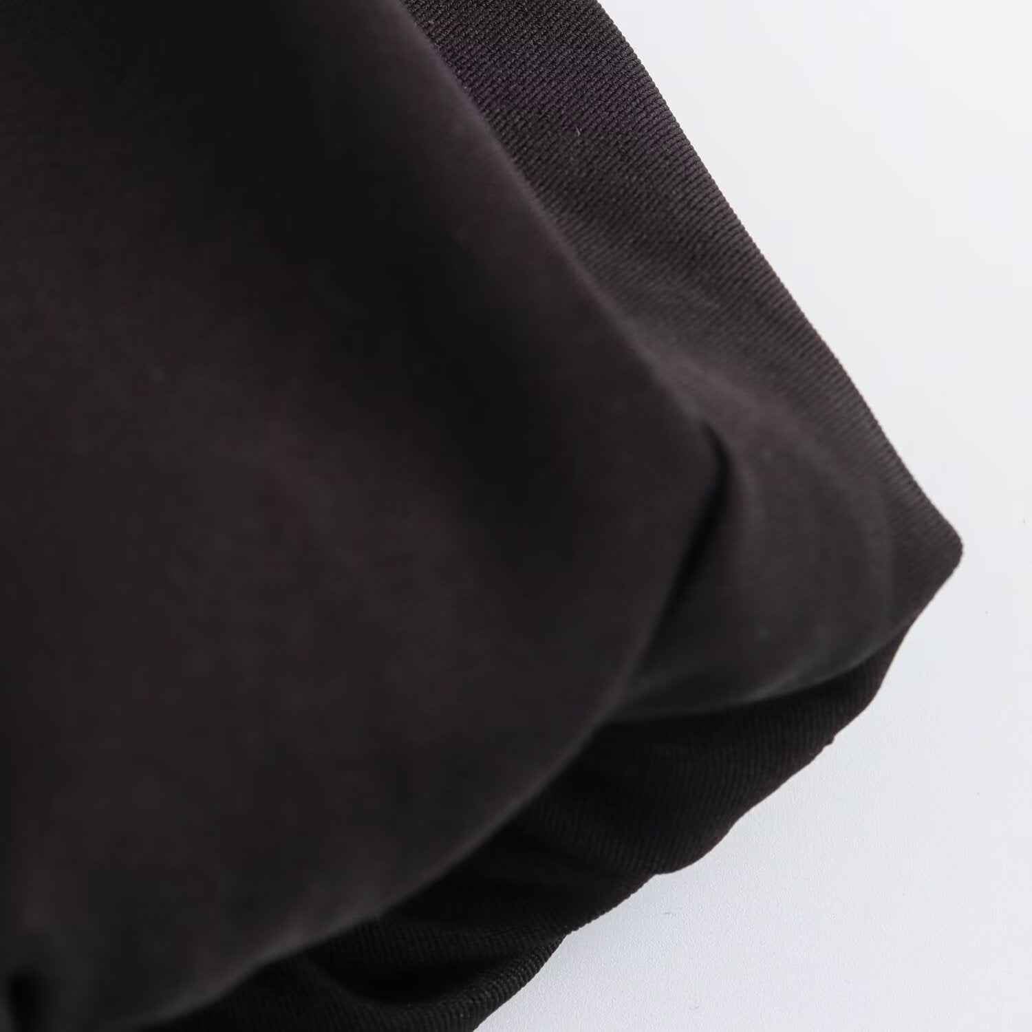 Vestido Curto Sem Manga em Tricot Canelado com Saia Godê de Alfaiataria – Béline VUE=IEUX OFICIAL