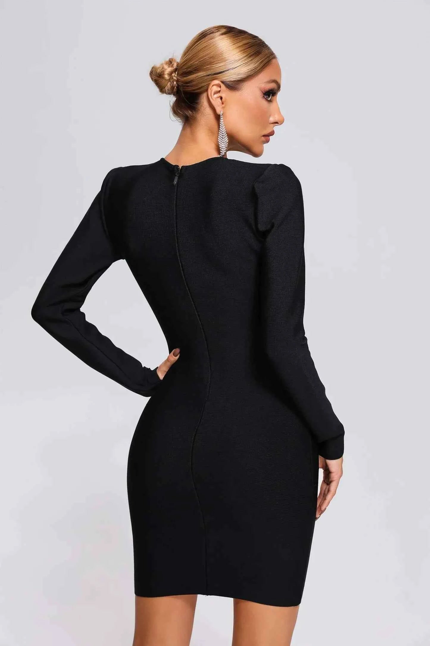 Vestido Curto de Festa Preto com Decote Profundo e Detalhes em Cristais – Le Mans - VIEUX OFICIAL