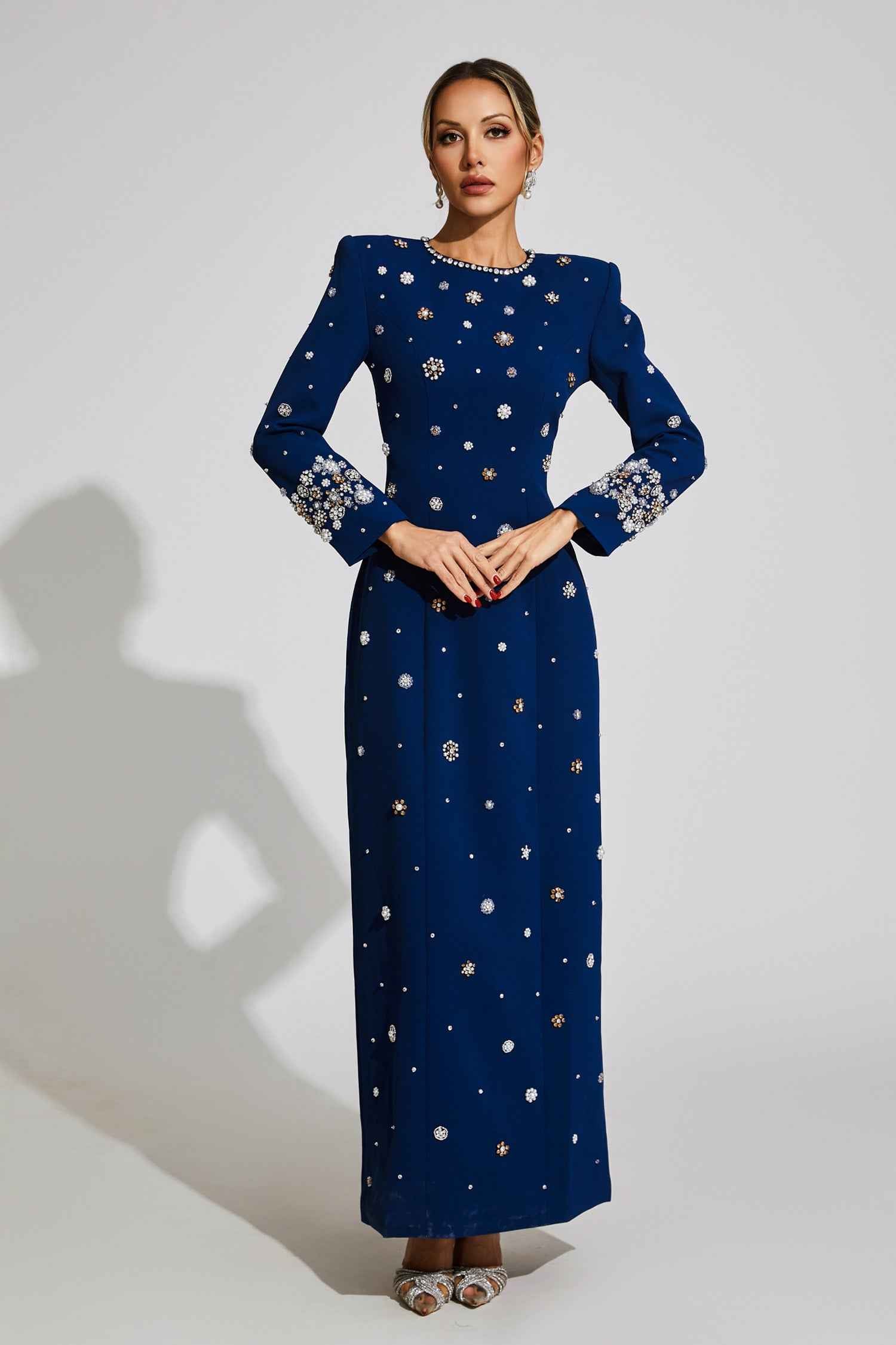 Vestido Longo Azul de Festa com Manga Longa e Bordado de Cristais – Coupole VIEUX OFICIAL