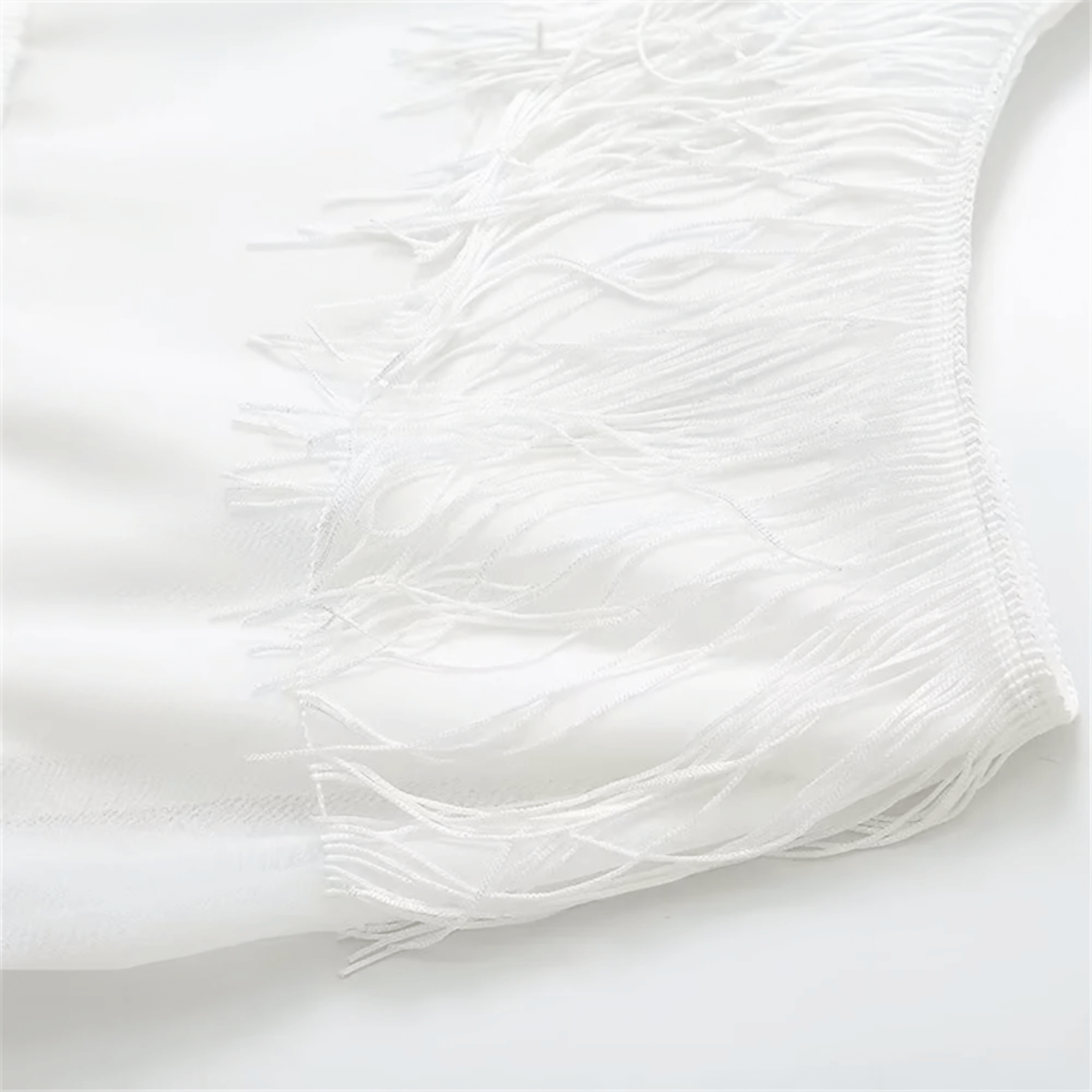 Vestido Longo Branco com Franjas e Corrente Dourada no Decote – Ferre - VIEUX OFICIAL
