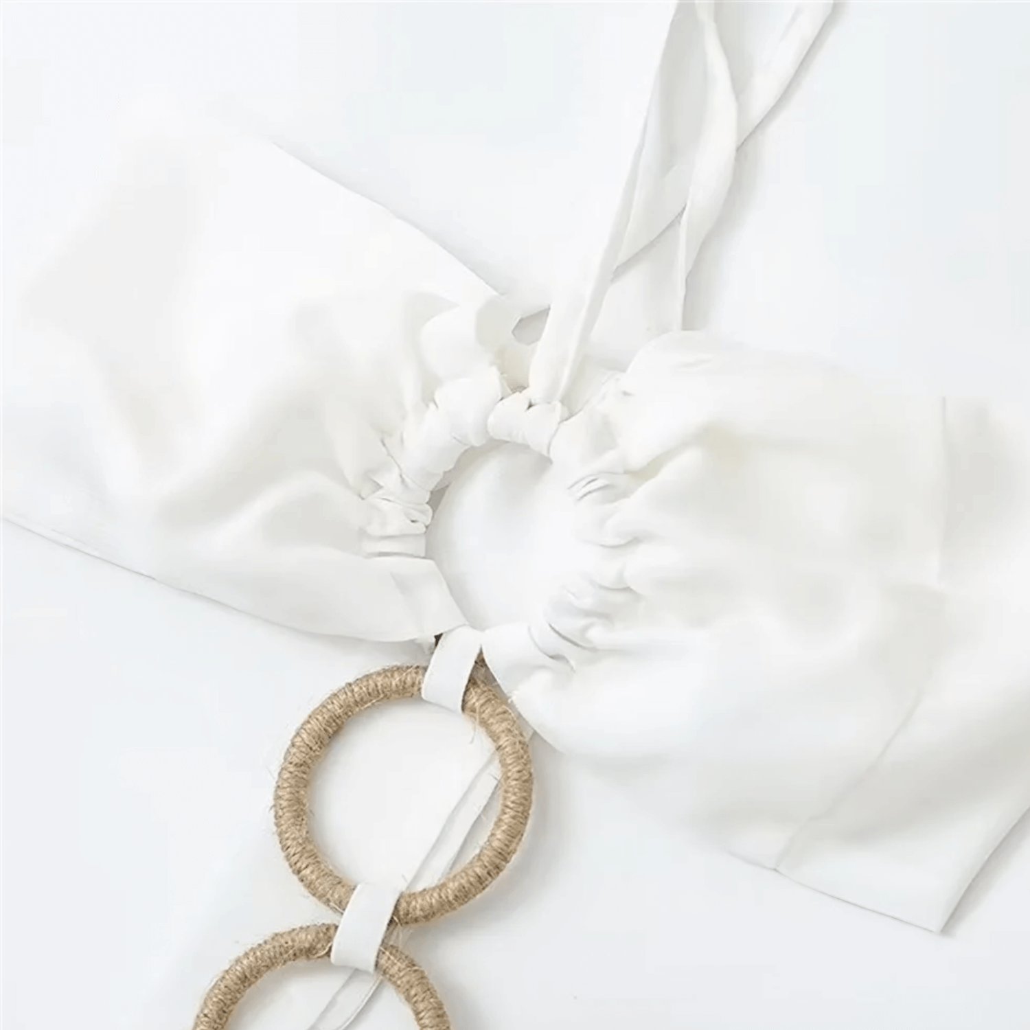 Vestido Longo Branco com Franjas e Corrente Dourada no Decote – Ferre - VIEUX OFICIAL
