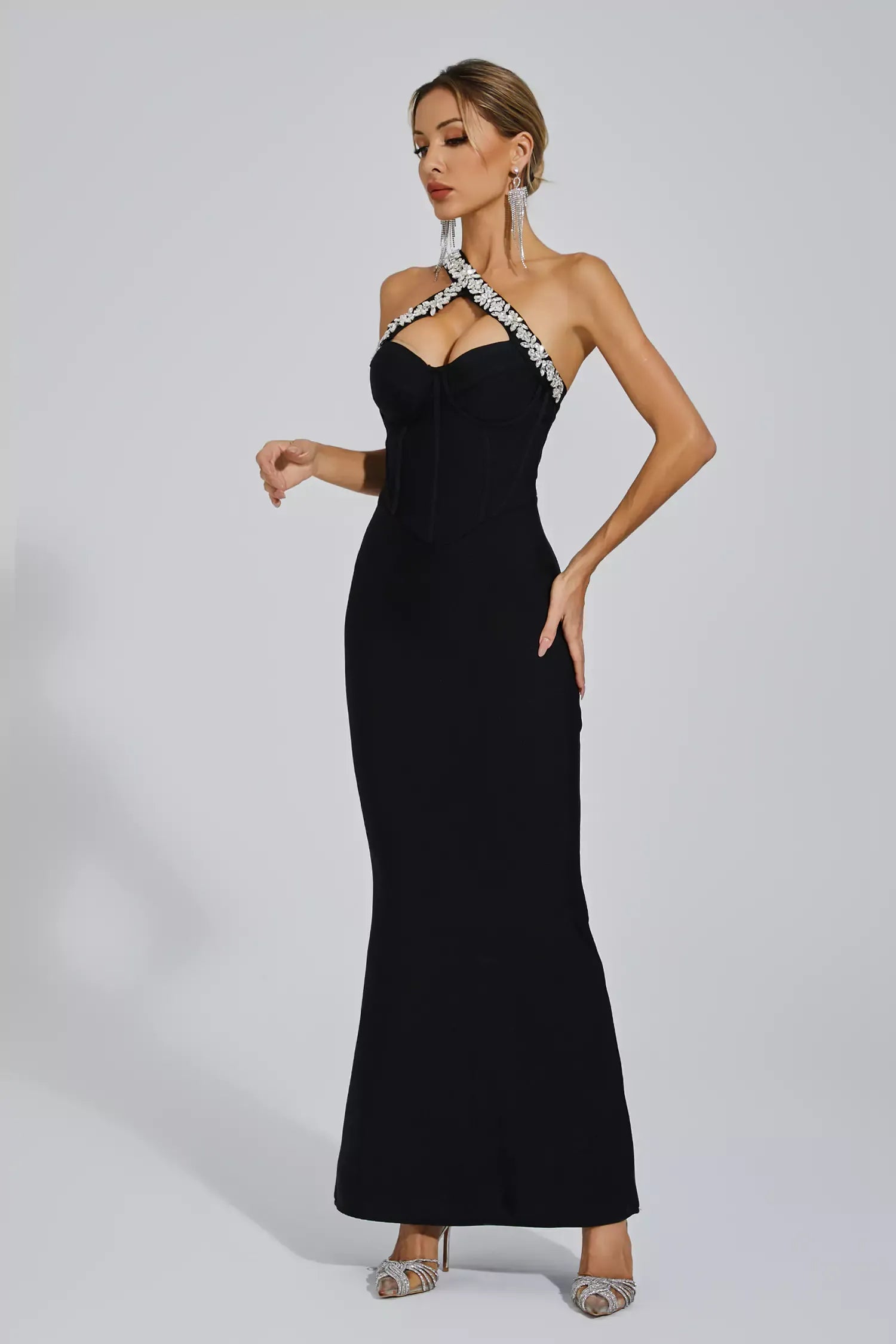 Vestido Longo Preto com Decote Cruzado Bordado em Cristais e Fenda Discreta – Billie VIEUX OFICIAL