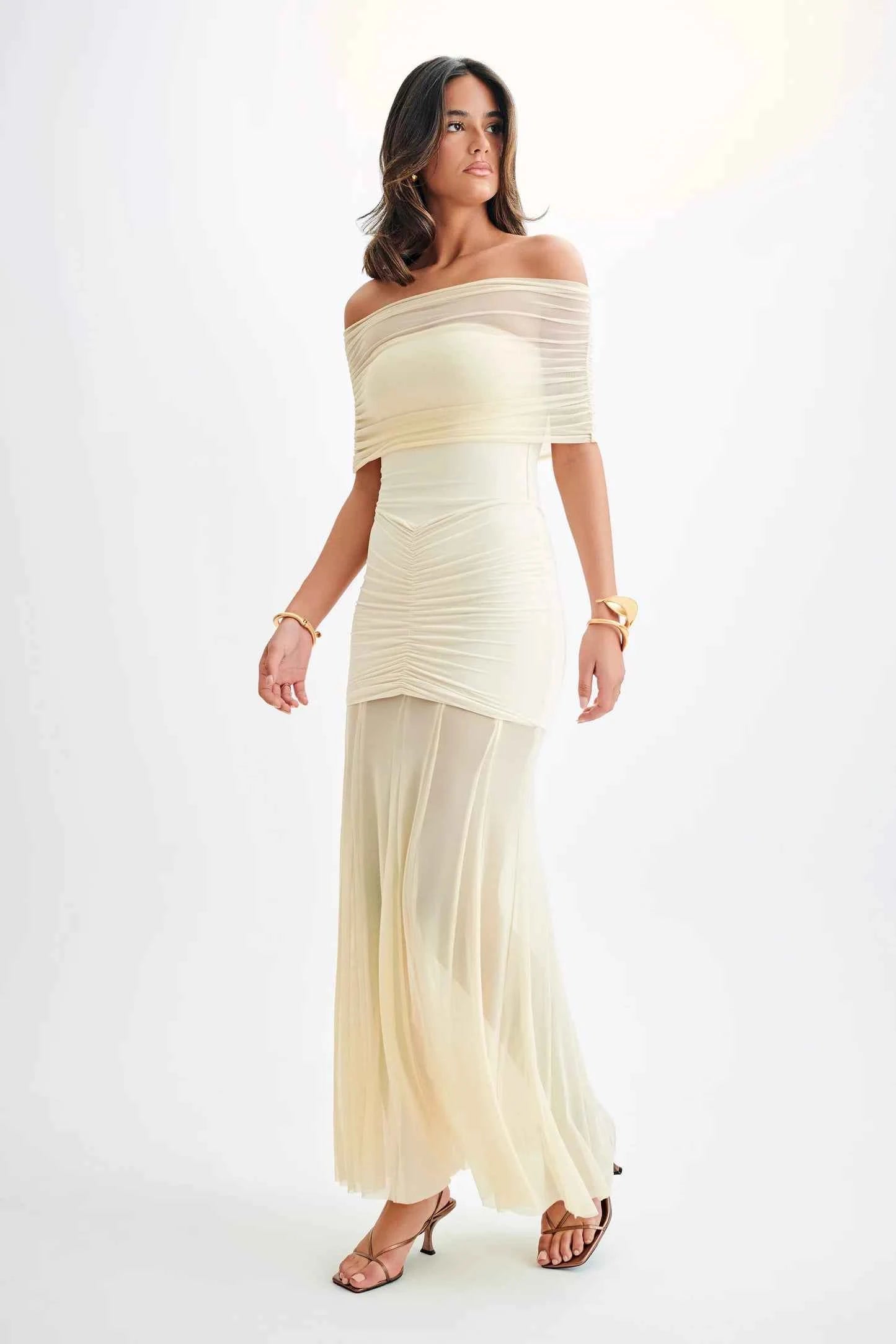 Vestido Longo Tomara que Caia Bege com Drapeado Escultural e Saia em Tule Fluido – Couturier VIEUX OFICIAL