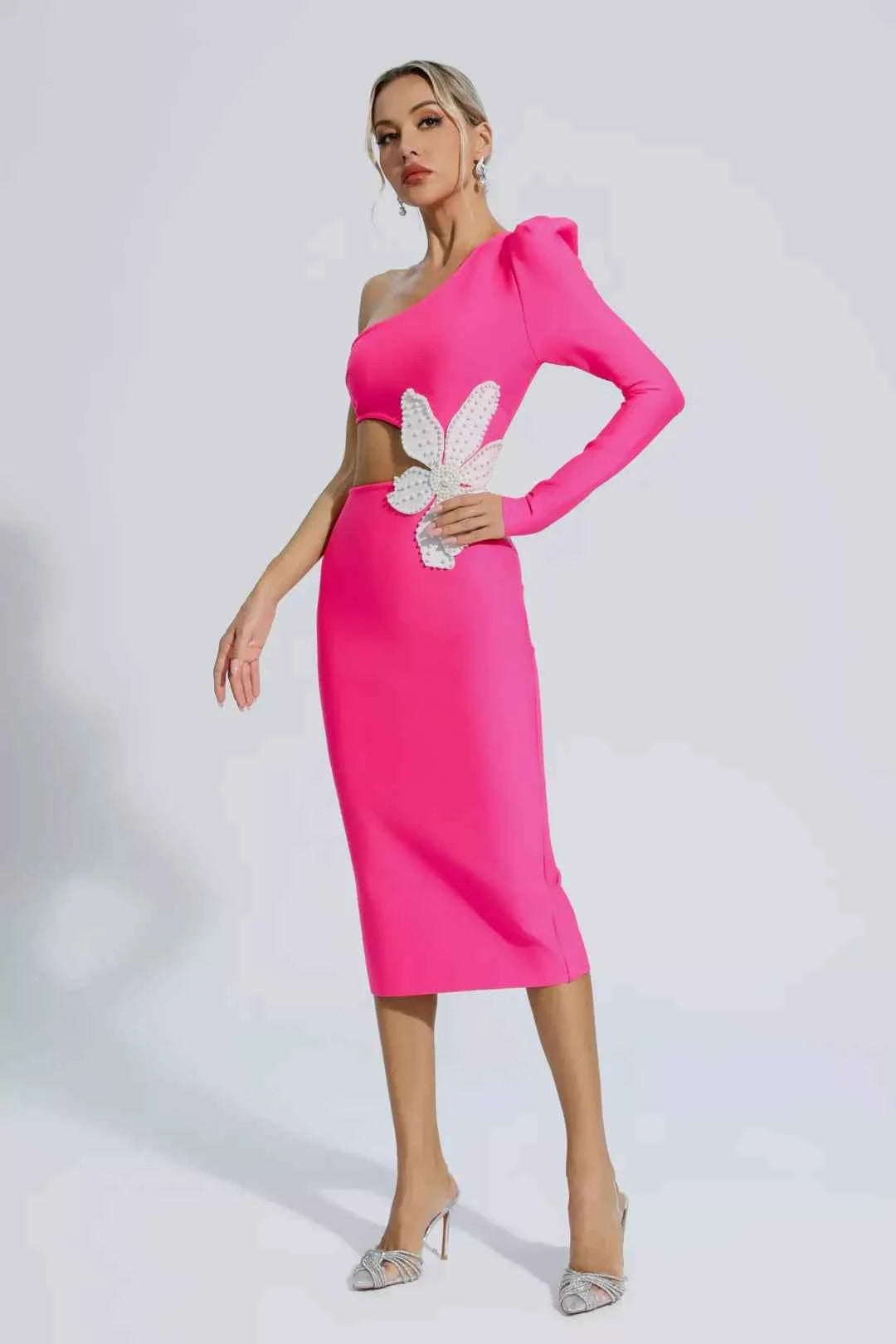 Vestido de Festa Midi com Recorte na Cintura, Um Ombro e Flor Aplicada – Cendrillon VIEUX OFICIAL