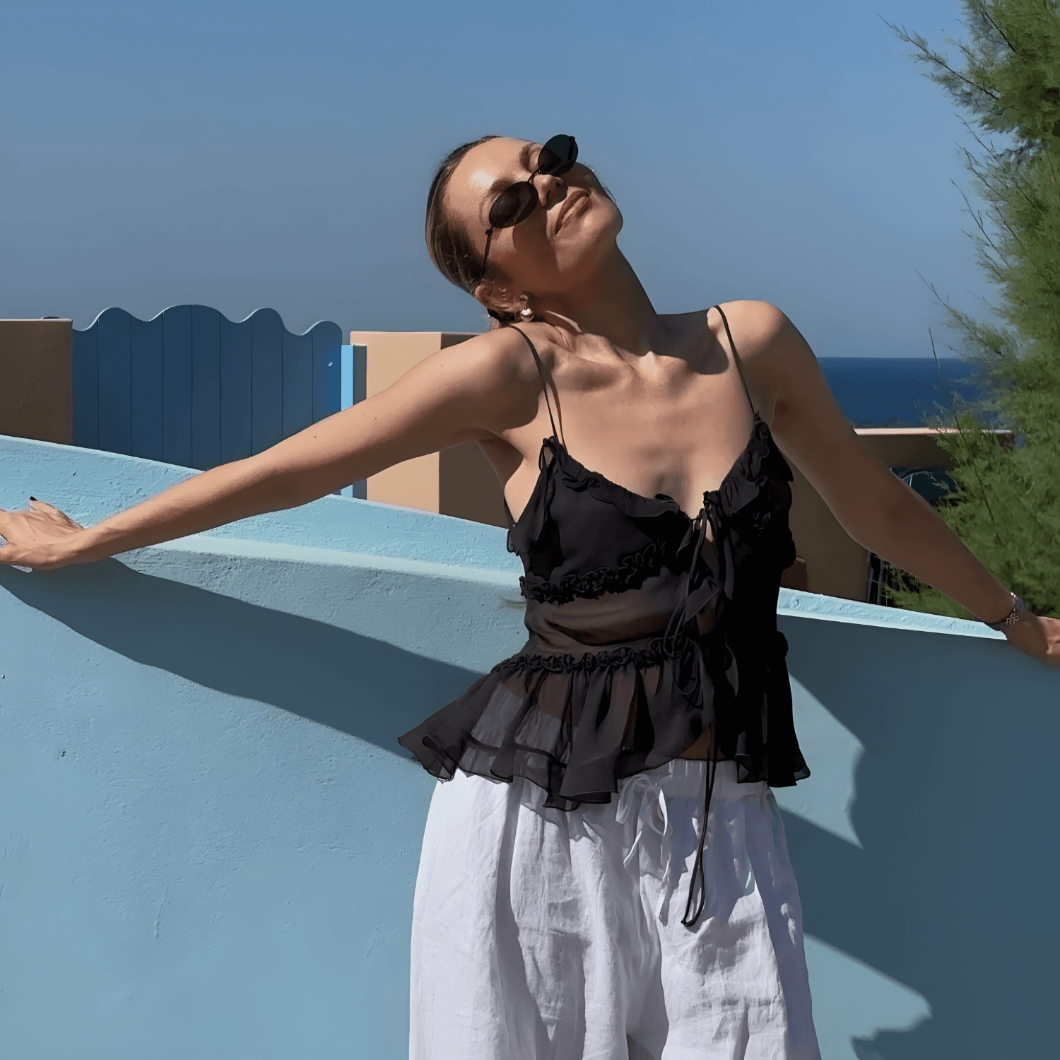Blusa Preta em Chiffon Transparente com Alças Finas e Babados – Cécélia VIEUX OFICIAL