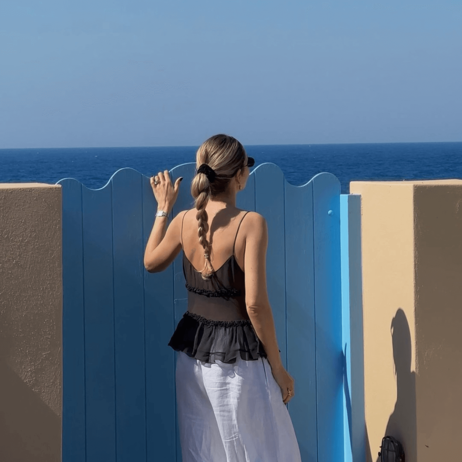 Blusa Preta em Chiffon Transparente com Alças Finas e Babados – Cécélia VIEUX OFICIAL