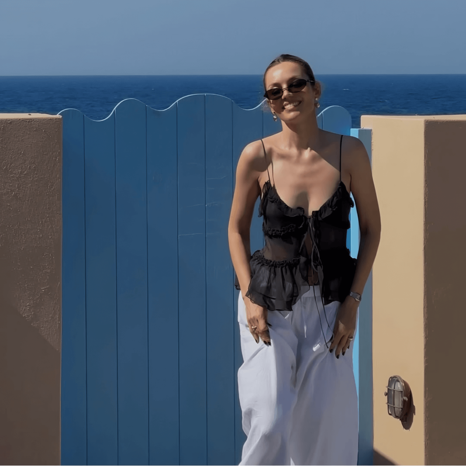 Blusa Preta em Chiffon Transparente com Alças Finas e Babados – Cécélia VIEUX OFICIAL