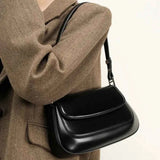 Bolsa de Ombro Feminina em Couro Preto Minimalista Estruturada – Versailles VIEUX