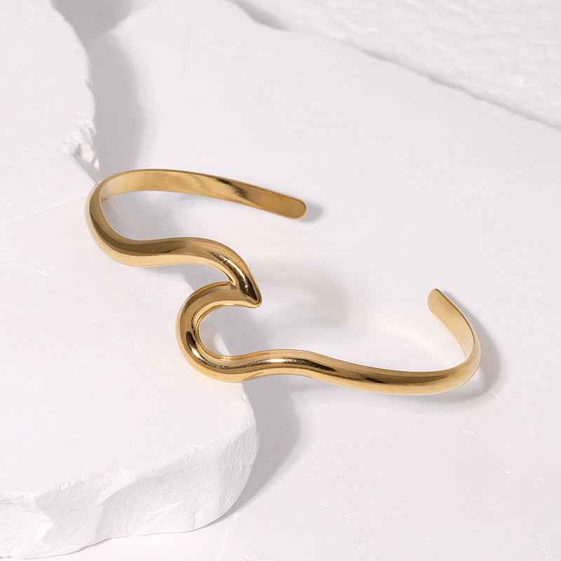 Bracelete Feminino Metálico Fino Ondulado – Onda
