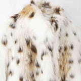 Casaco Feminino Curto de Pelo Sintético Animal Print Gola Alta – Tundra