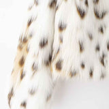 Casaco Feminino Curto de Pelo Sintético Animal Print Gola Alta – Tundra