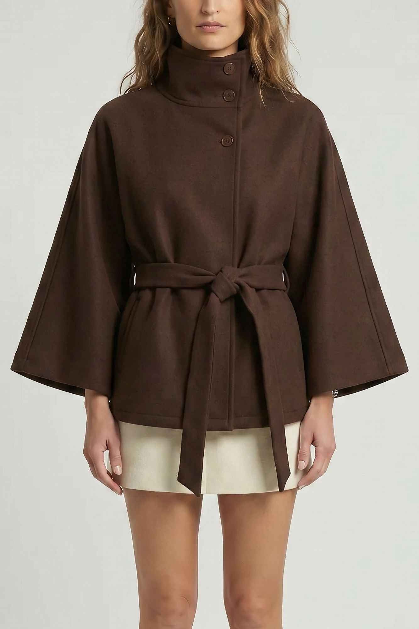 Casaco Feminino de Lã Batida Gola Alta e Mangas Amplas com Cinto – Lorenza