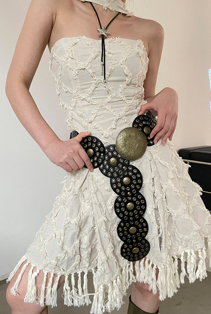 Cinto metálico vintage de luxo sobre vestido fluido Oráculo VIEUX OFICIAL