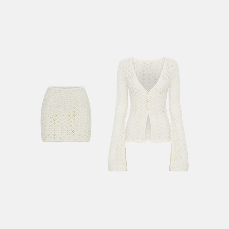 Conjunto feminino cropped em crochê com decote profundo manga longa flare e saia curta ajustada branco Claverie VIEUX OFICIAL
