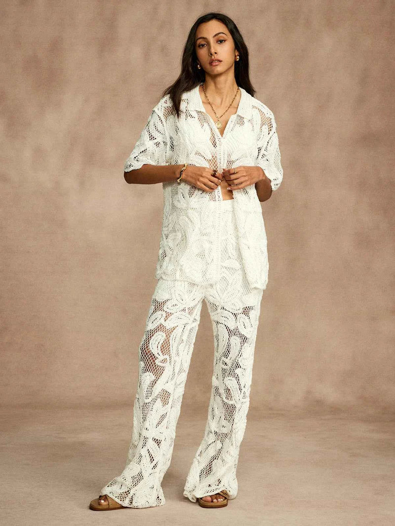 Conjunto cropped e calça reta em crochê branco forrado off white Charpentier VIEUX OFICIAL