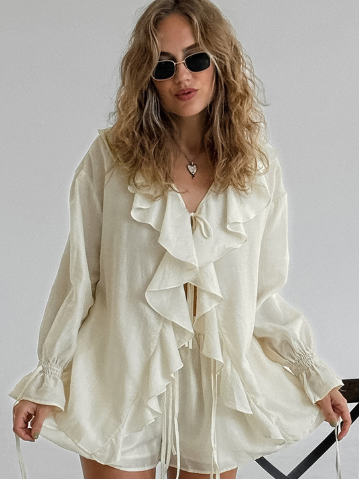 Conjunto feminino de viscose com babados camisa e shorts off white Dazzle VIEUX OFICIAL