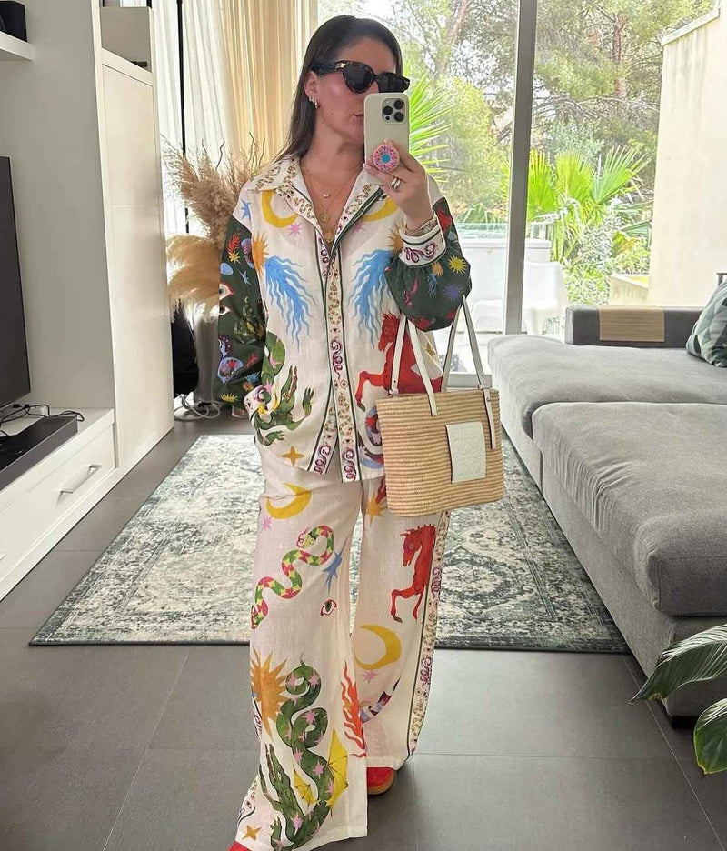 Conjunto feminino estilo pijama com camisa e calça pantalona estampada multicolor Dion VIEUX OFICIAL