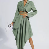 Conjunto Feminino Alfaiataria Verde com Cropped de Amarração e Saia Assimétrica – Le Sud