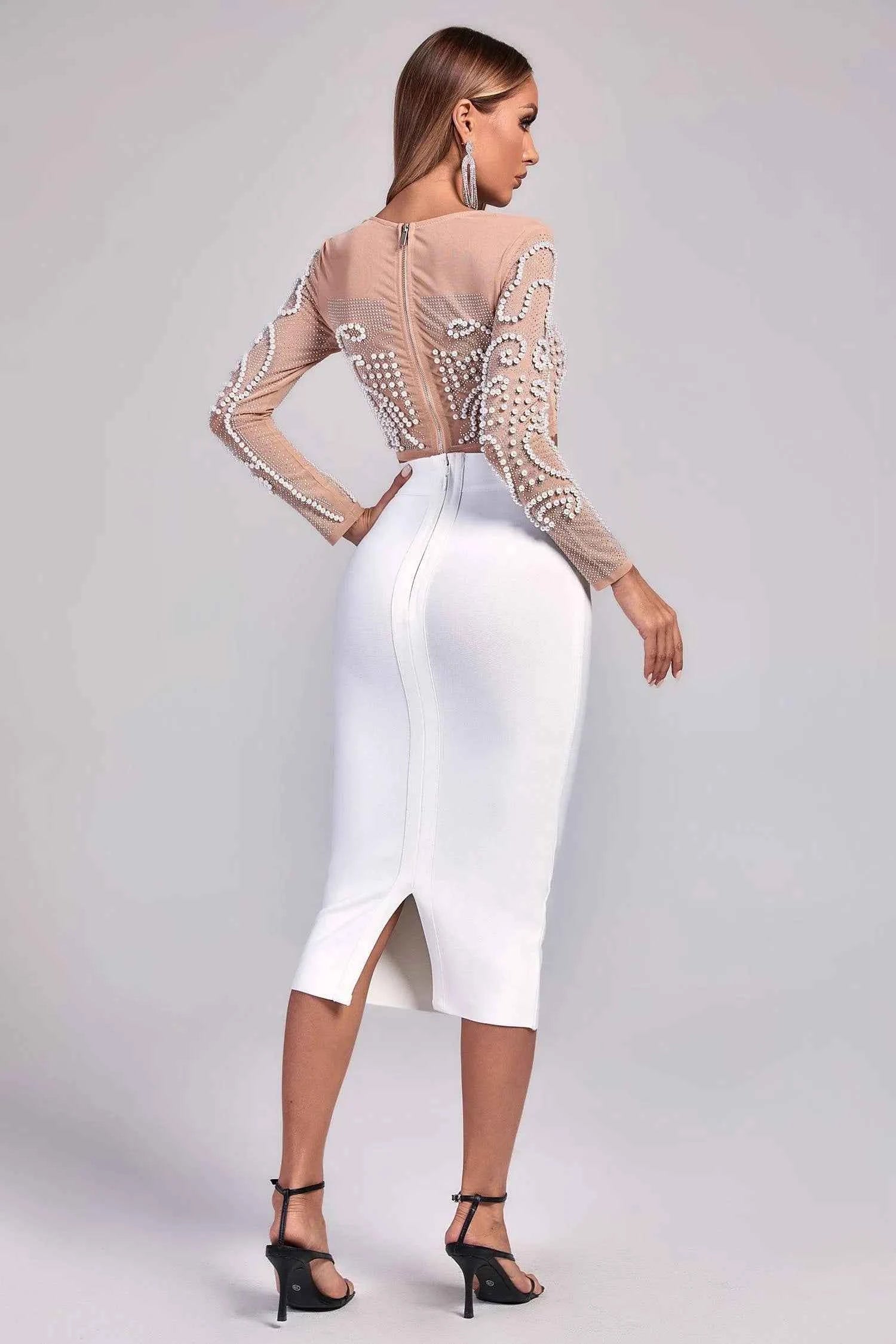 Conjunto Feminino Com Cropped com Pérolas Bordadas em Tule Nude + Saia Midi Branca de Cintura Alta – Gerard - VIEUX OFICIAL