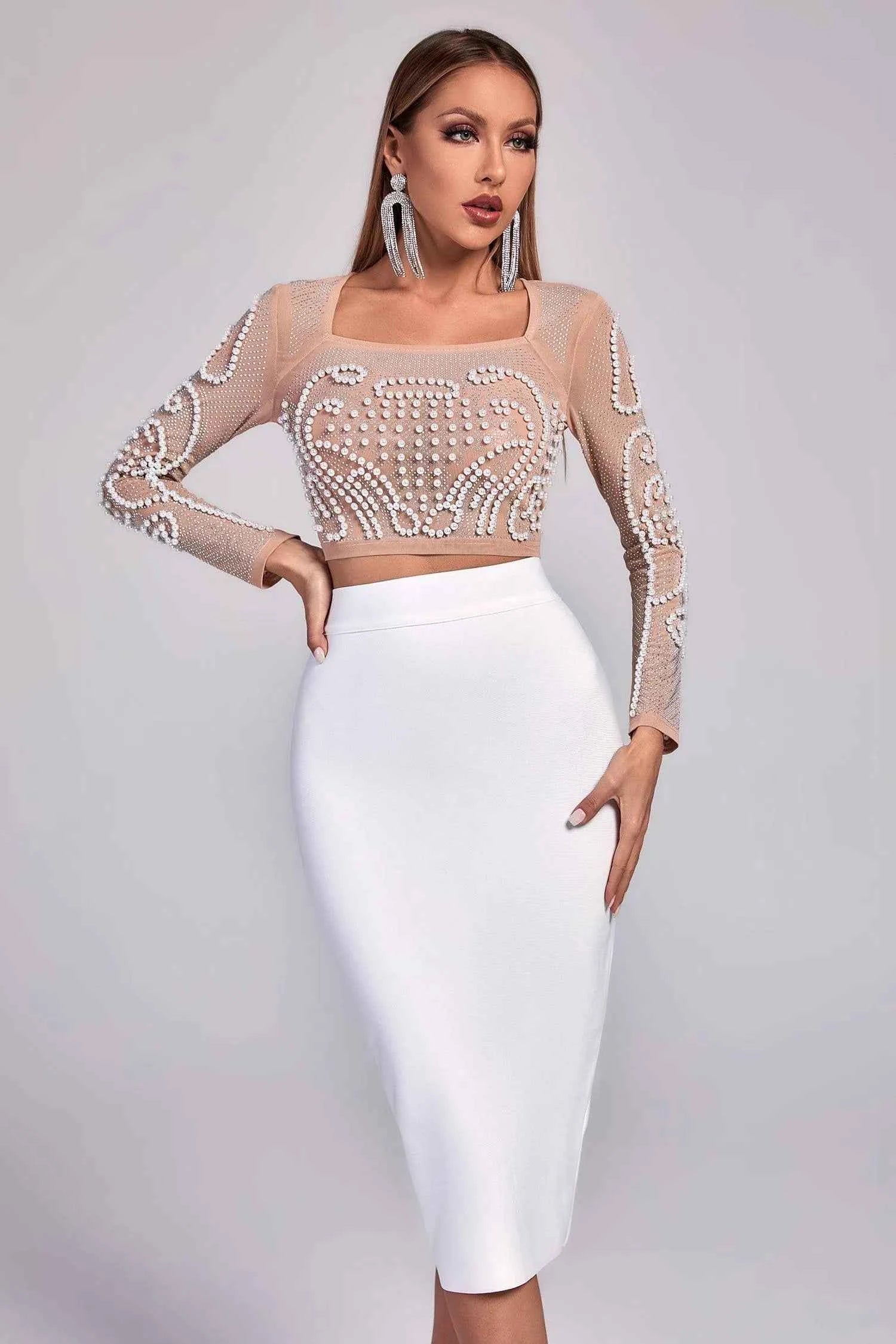 Conjunto Feminino Com Cropped com Pérolas Bordadas em Tule Nude + Saia Midi Branca de Cintura Alta – Gerard