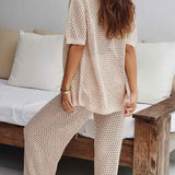 Conjunto Feminino Resortwear em Tricot Vazado Bege com Top Preto em Argola Central – DORÉ VIEUX OFICIAL