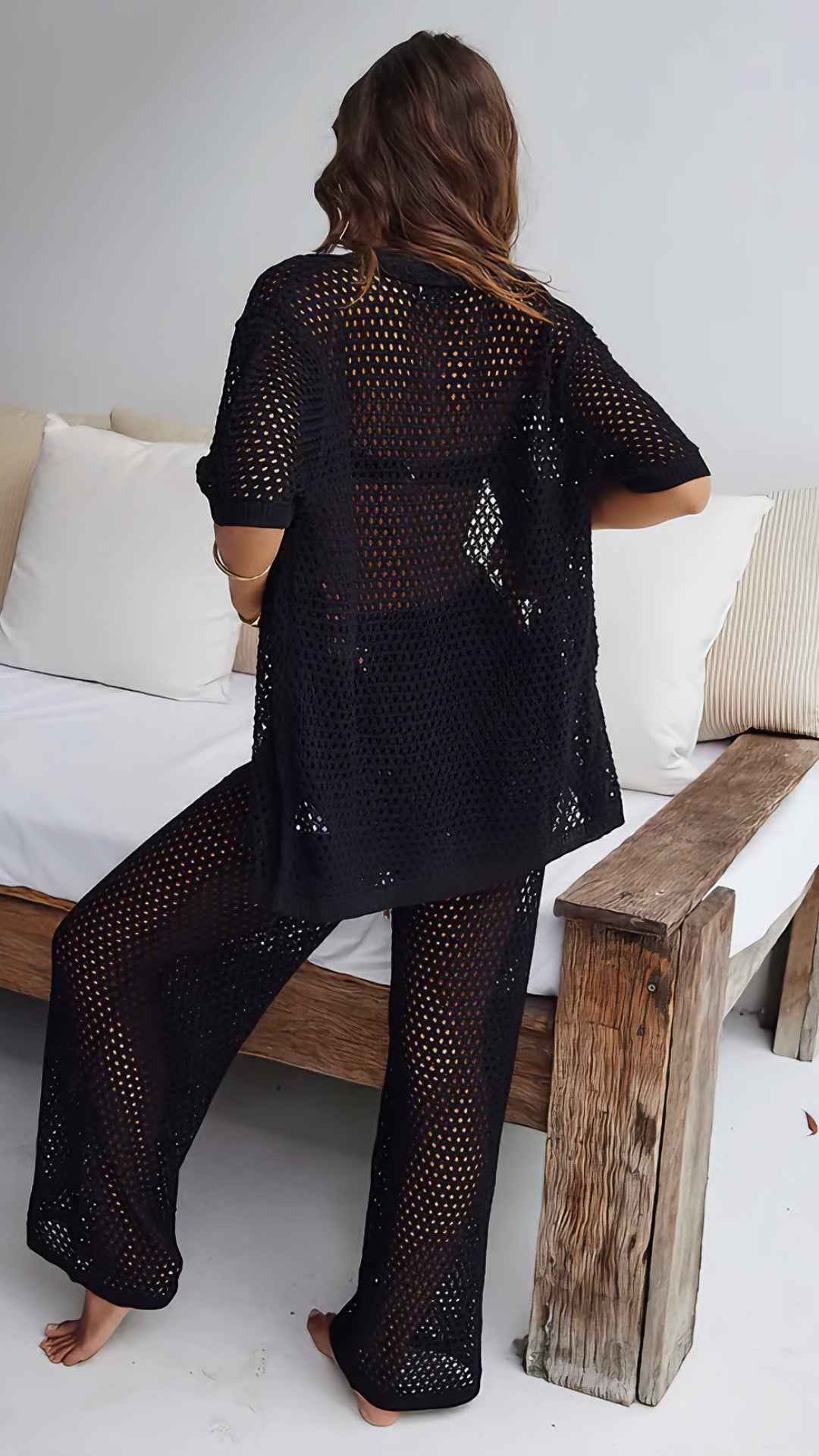 Conjunto Feminino Resortwear em Tricot Vazado Bege com Top Preto em Argola Central – DORÉ VIEUX OFICIAL