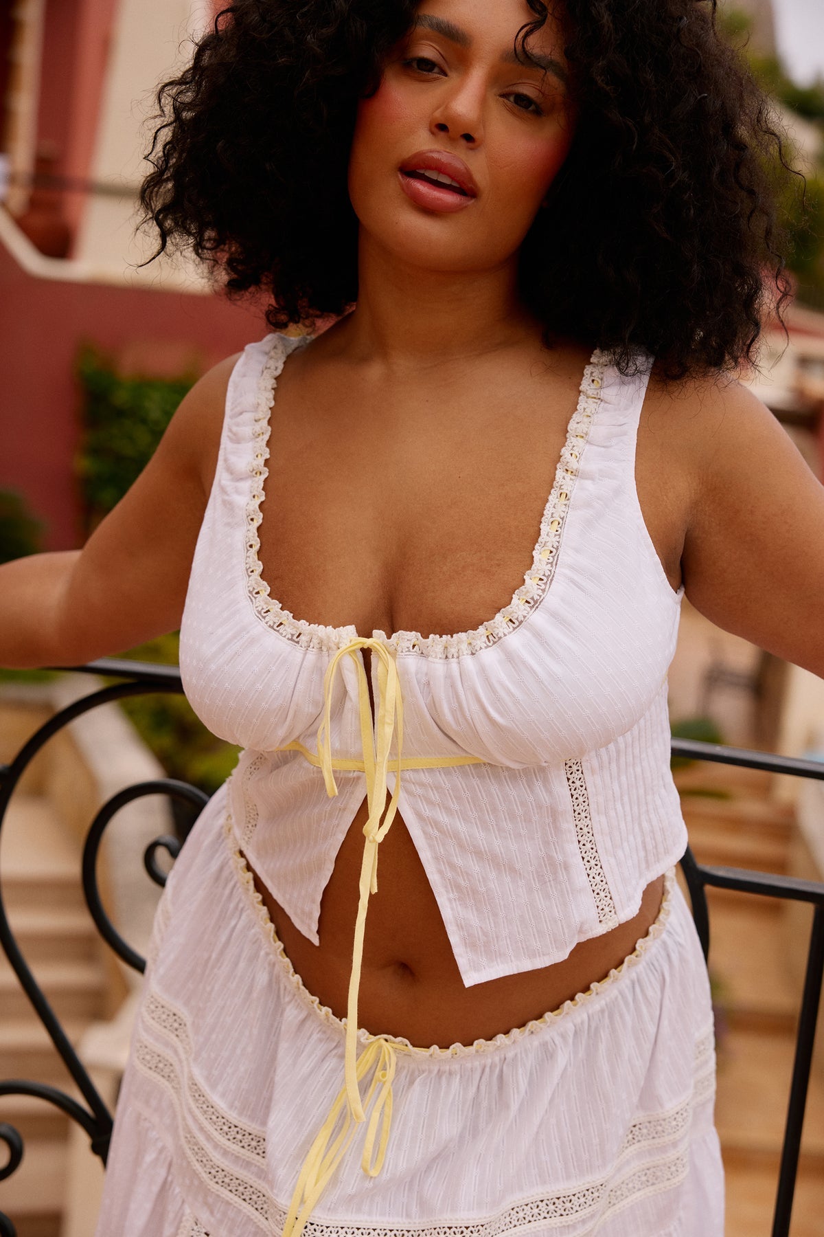 Conjunto Feminino de Algodão com Renda e Amarração – Top e Saia Longa Amalfi