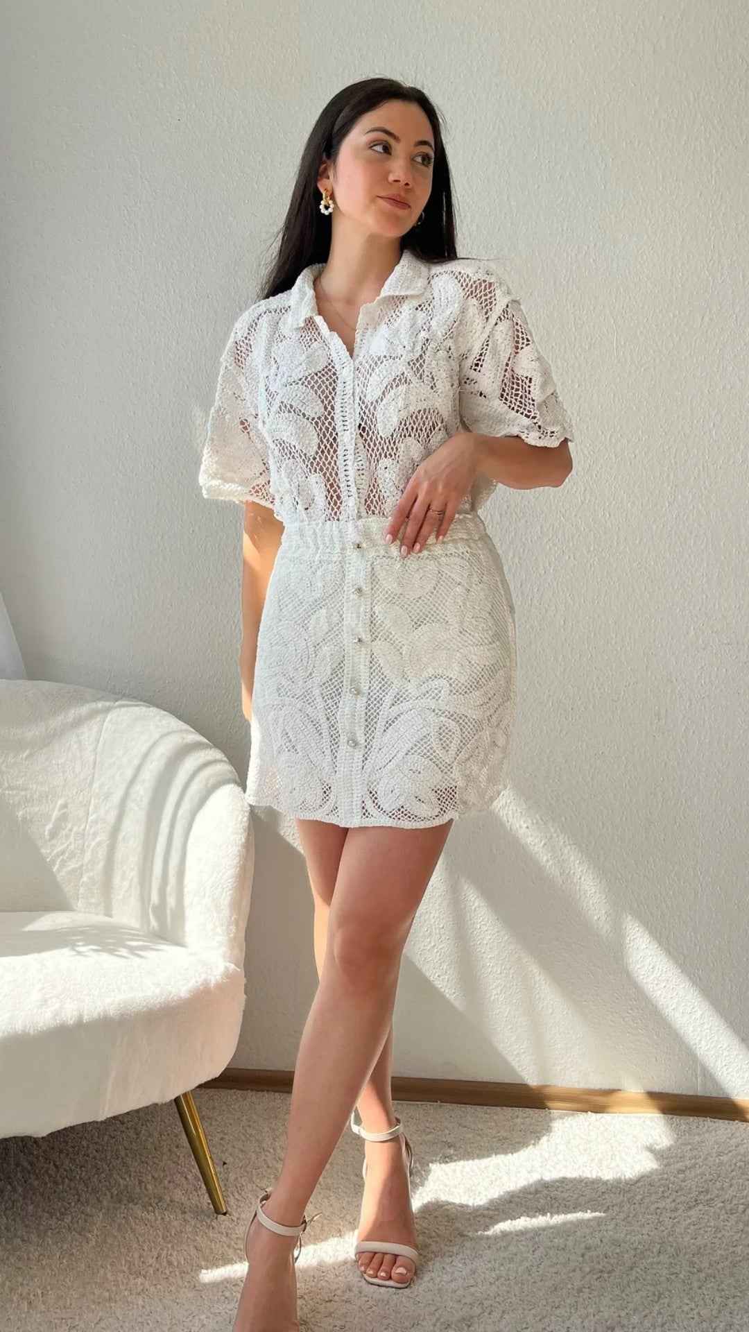Conjunto Feminino de Crochê com Camisa e Saia Curta com Botões – Bordes VIEUX OFICIAL