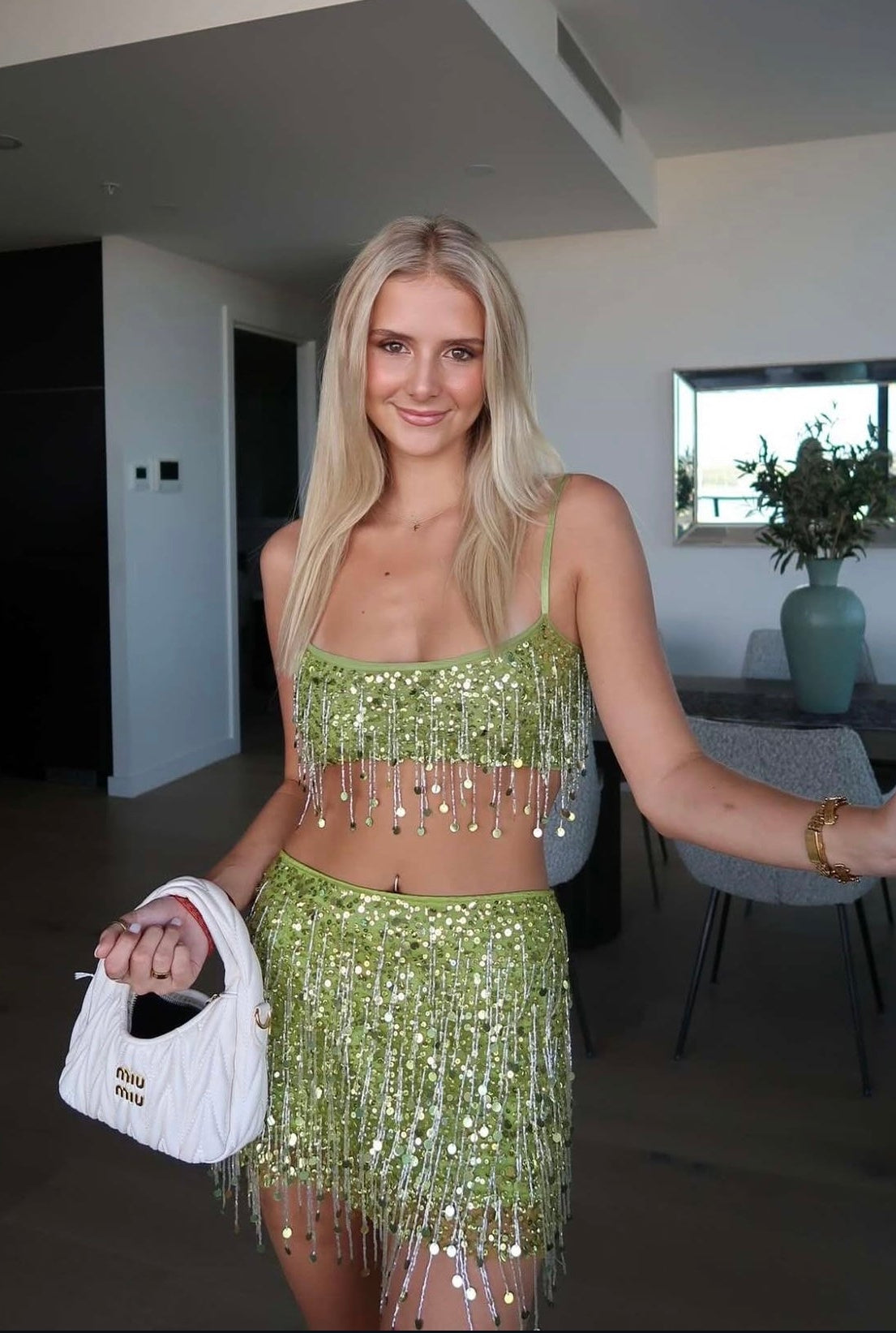 Conjunto Feminino de Paetês com Franjas – Top Cropped e Minissaia Glow VIEUX OFICIAL