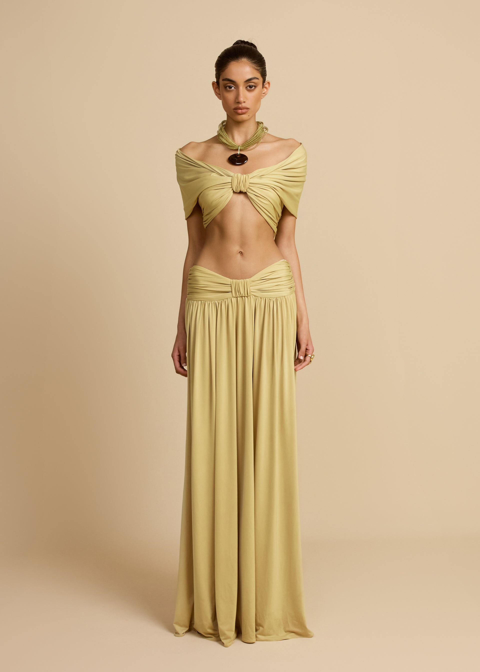 Conjunto Feminino de Top Cropped Multiformas e Saia Longa Fluida em Malha – Le Marais