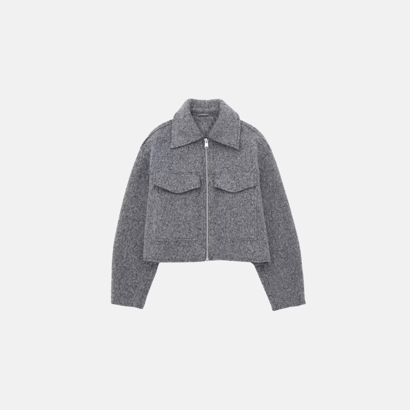 Jaqueta cropped feminina de lã com zíper frontal e bolsos utilitários cinza Favier VIEUX OFICIAL