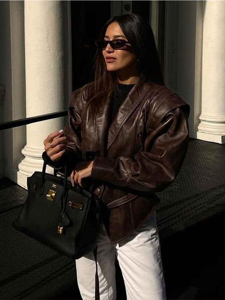 Jaqueta oversized feminina de couro marrom com ombreiras estruturadas Olive VIEUX OFICIAL