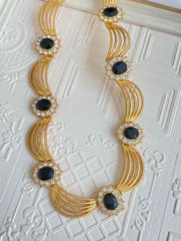 Maxi Colar Dourado com Pedras Pretas e Cristais Estilo Vintage – Oracle VIEUX OFICIAL