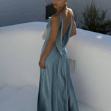 Vestido Longo de Cetim com Decote Degagê e Alças Finas Azul Serenity – Océane