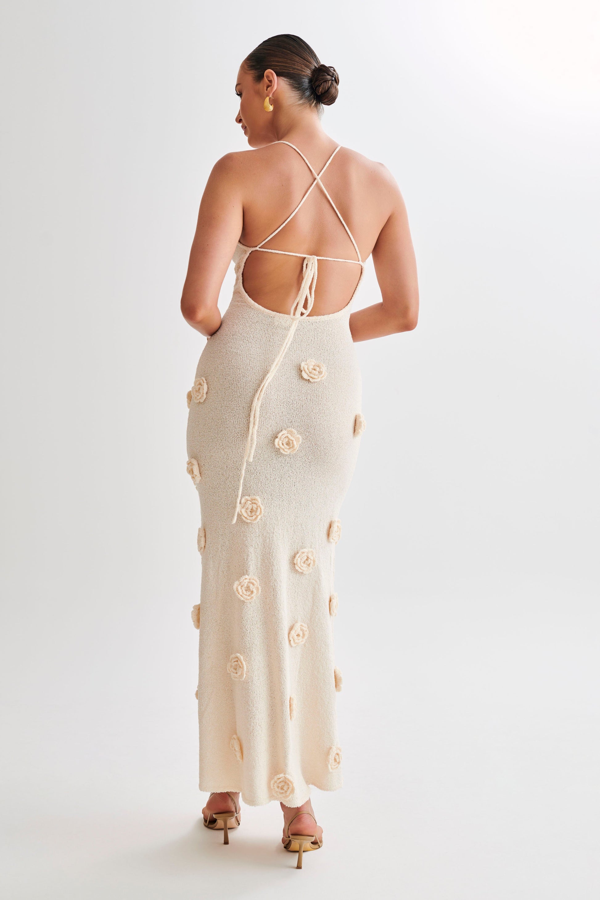 Vestido Longo de Tricô com Aplicações Florais 3D e Alças Finas – Brunel - VIEUX OFICIAL