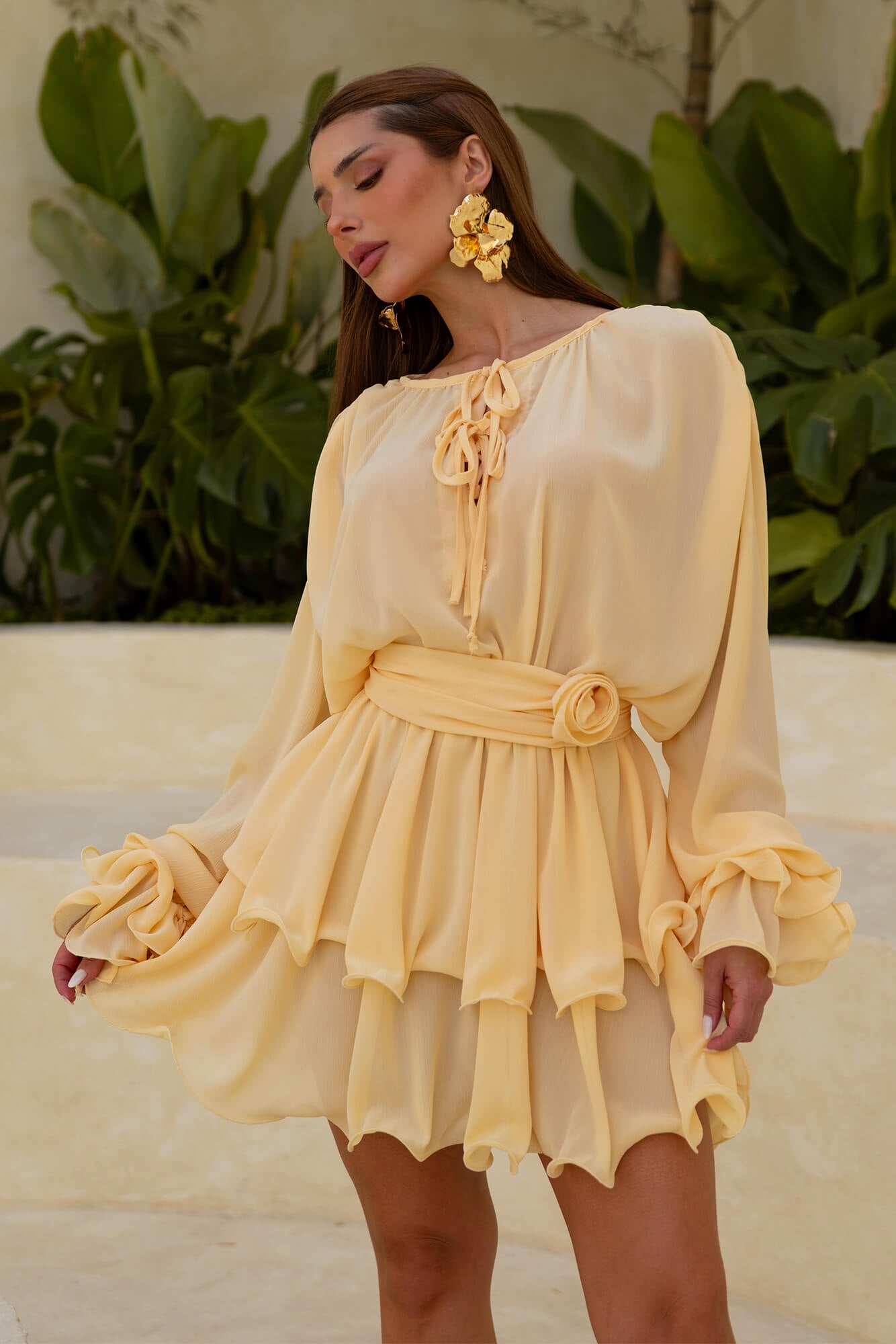 Vestido Curto Fluido com Babados e Manga Bufante – Rêverie VIEUX OFICIAL