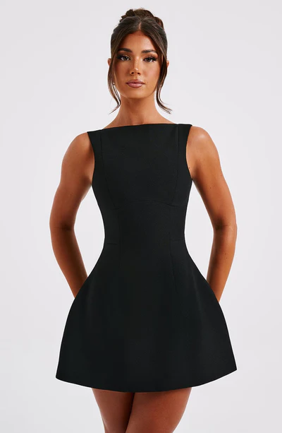 Vestido curto godê preto com decote reto e estrutura de alta costura Maladie VIEUX OFICIAL