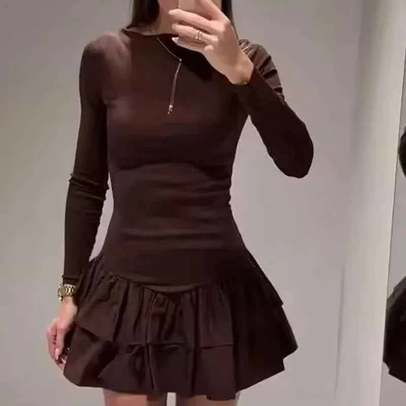 Vestido Curto Manga Longa com Saia de Babados em Camadas e Decote nas Costas – Ponce VIEUX OFICIAL