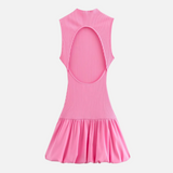 Vestido Curto Sem Manga em Tricot Canelado com Saia Godê de Alfaiataria – Béline VUE=IEUX OFICIAL