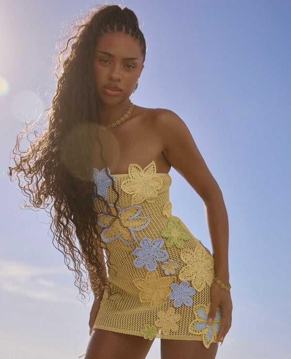 Vestido Curto de Crochê Assimétrico com Flores 3D – Flora VIEUX OFICIAL