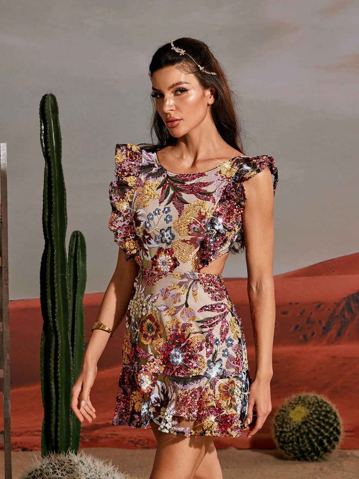 Vestido Curto de Festa Bordado com Paetês Florais e Recortes Laterais – Barbier - VIEUX OFICIAL