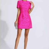 Vestido Curto de Festa em Jacquard Floral com Brilho e Ombros Estruturados – Astrid VIEUX OFICIAL