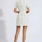 Vestido Curto de Festa em Jacquard Floral com Brilho e Ombros Estruturados – Astrid VIEUX OFICIAL