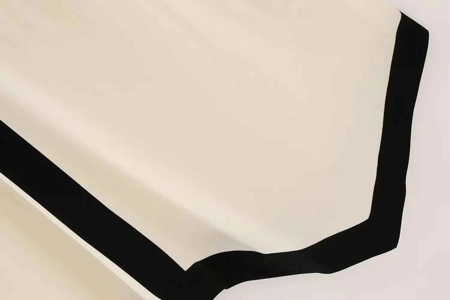Vestido Longo Branco com Detalhes em Preto de Alcinha – Durieux - VIEUX OFICIAL