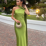 Vestido longo de festa em cetim verde com echarpe fluida Solstice VIEUX OFICIAL