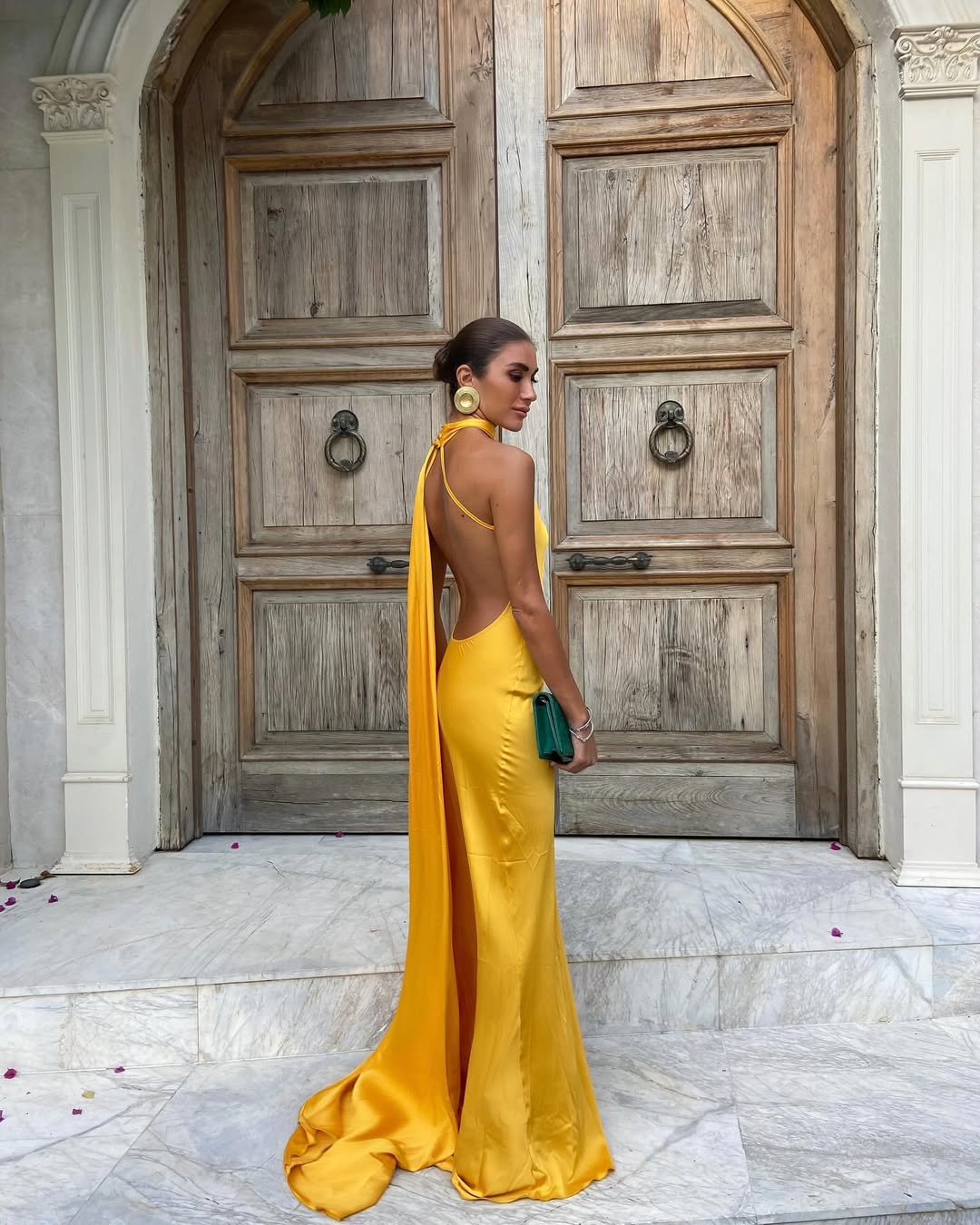 Vestido longo acetinado amarelo fluido Solstice VIEUX OFICIAL
